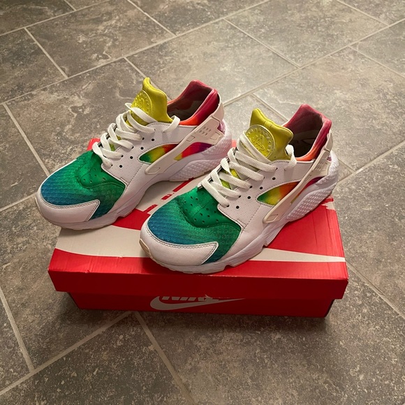Women’s rainbow nike custom huarache’s size 10 - Picture 2 of 6